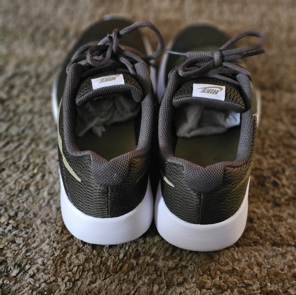 Nike Tanjun - Picture 2 of 6